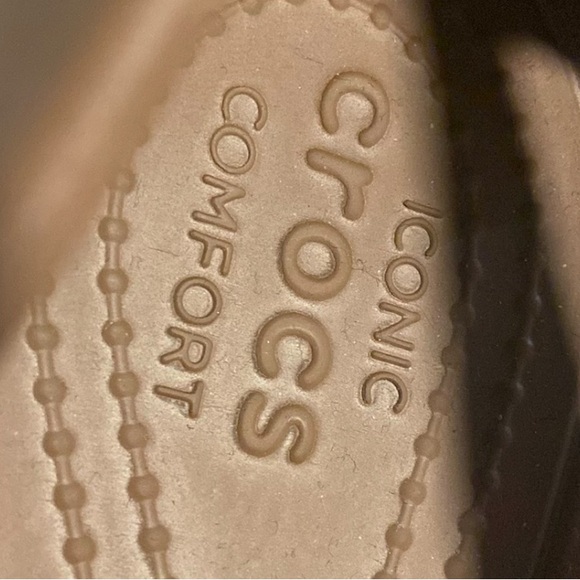 CROCS ICONIC LAURA WOMENS SZ 8 Brown SLIP ON BALLERINA CUTOUTS FLATS - Picture 3 of 7